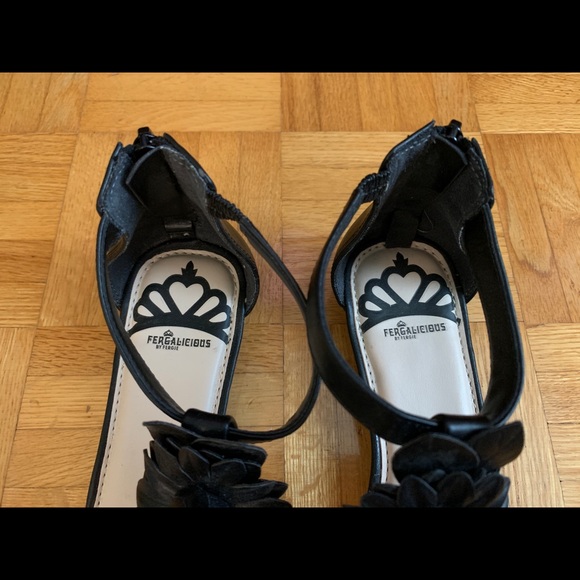 Fergalicious By Fergie Black Flowers Sandal 6 - Picture 5 of 12